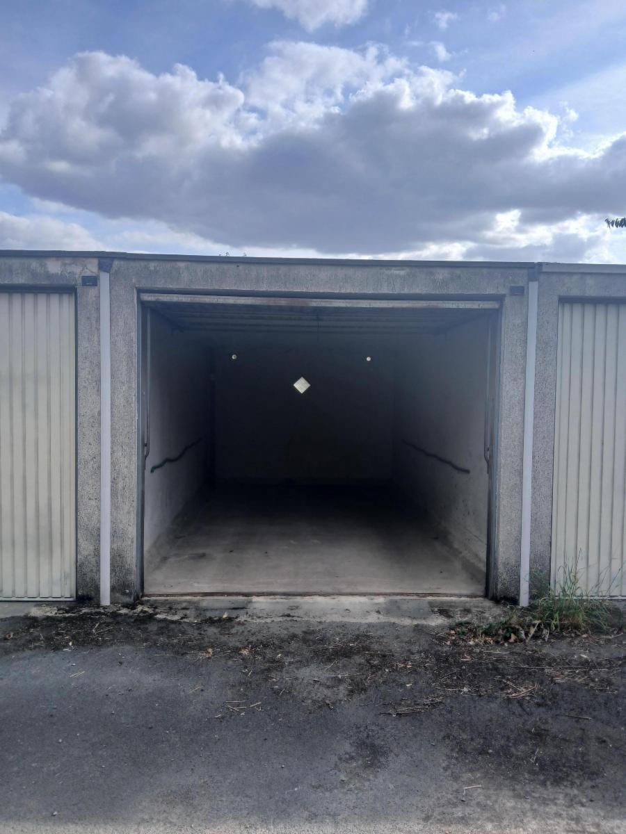 Photo 2 du bien Garage box fermé à vendre 