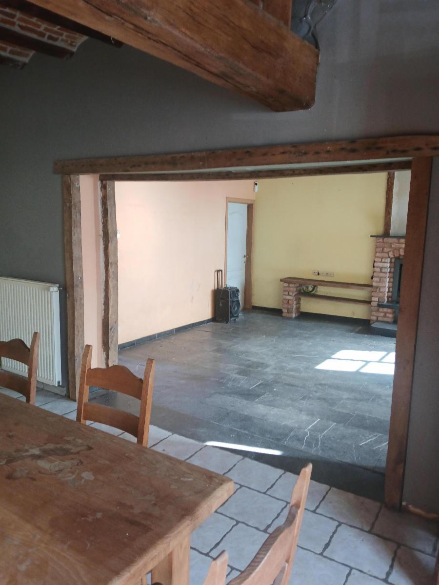 Photo 3 du bien Maison à rénover avec dépendances et jardin 