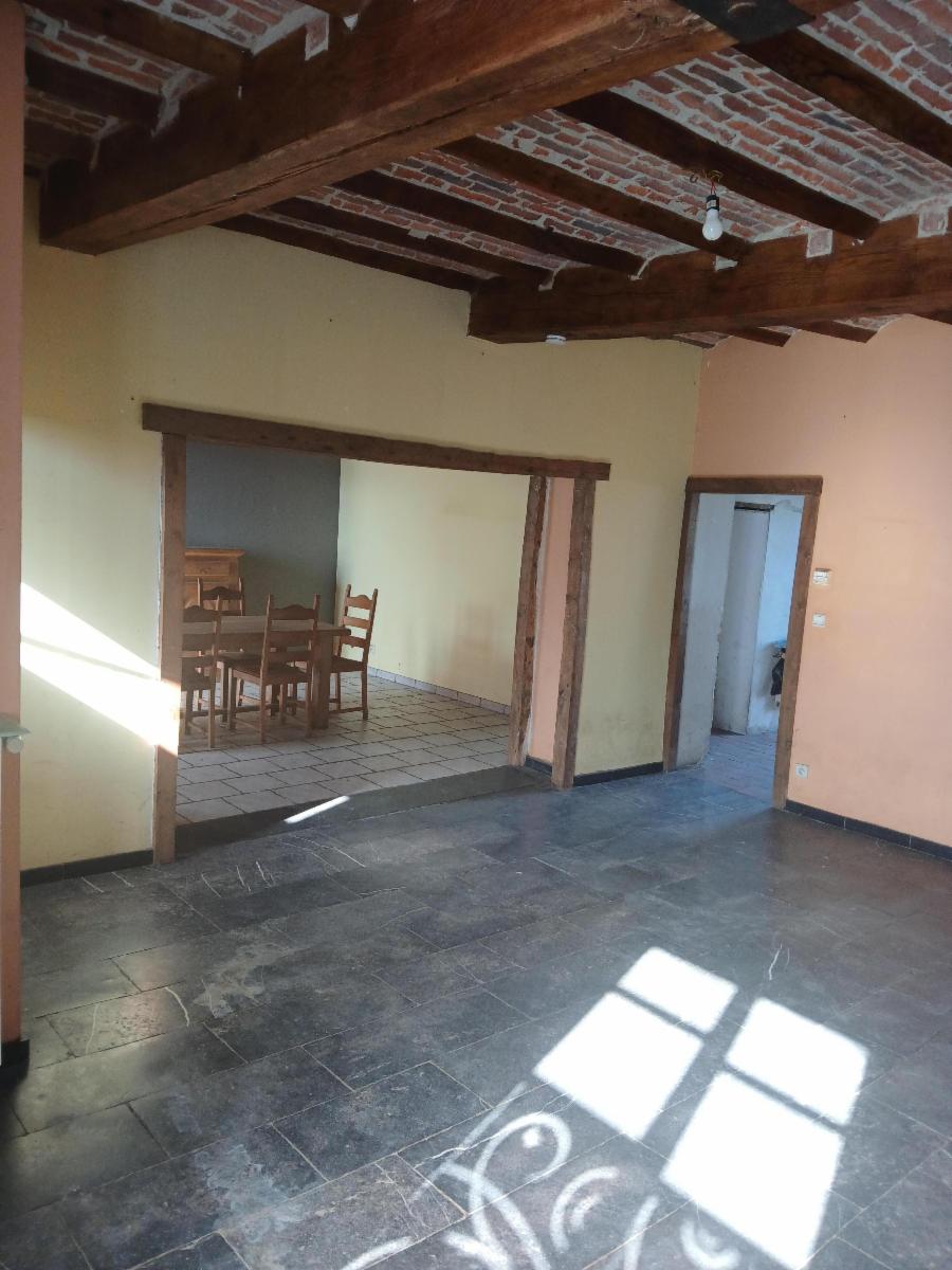 Photo 5 du bien Maison à rénover avec dépendances et jardin 