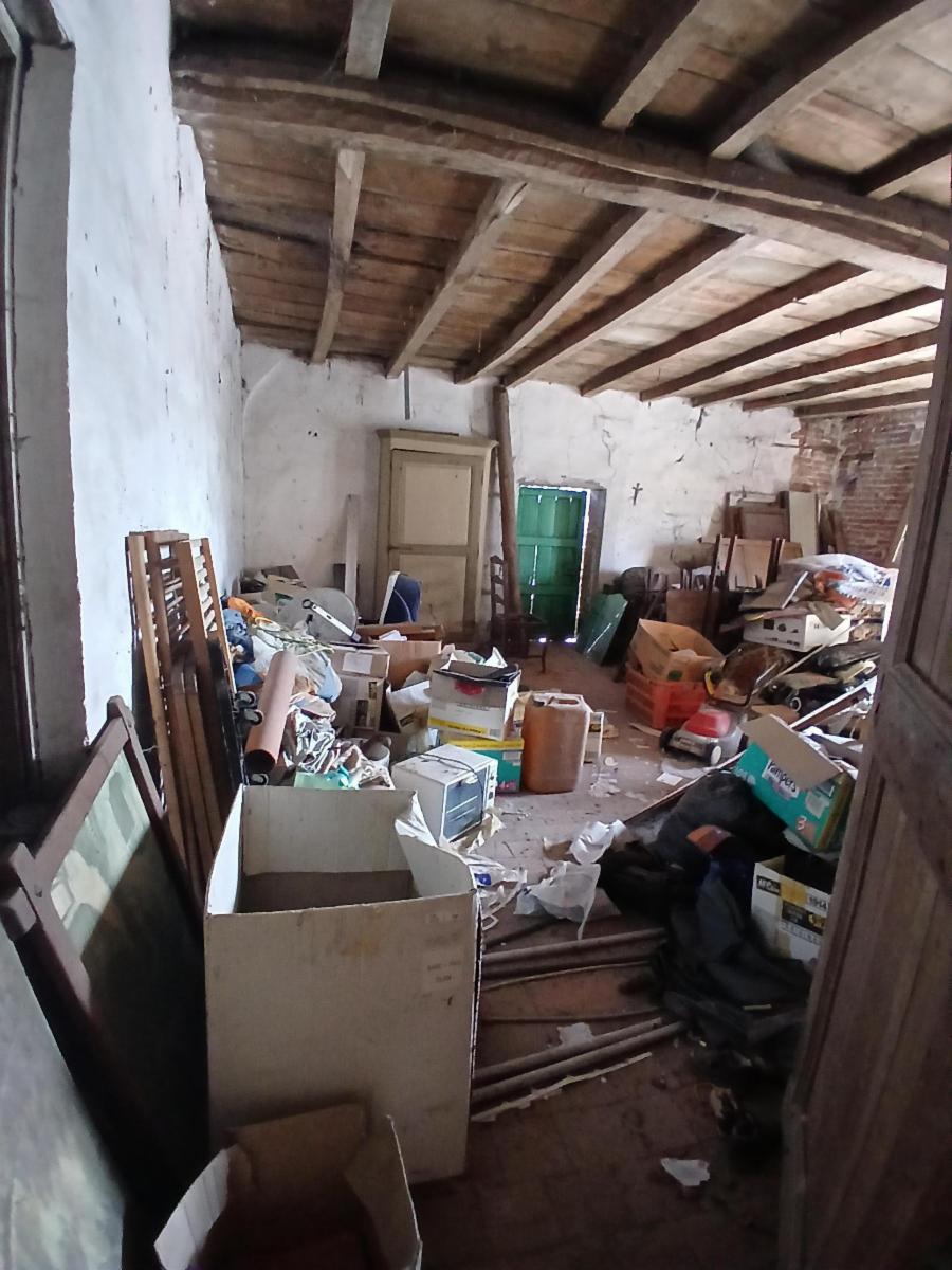 Photo 20 du bien Maison à rénover avec dépendances et jardin 