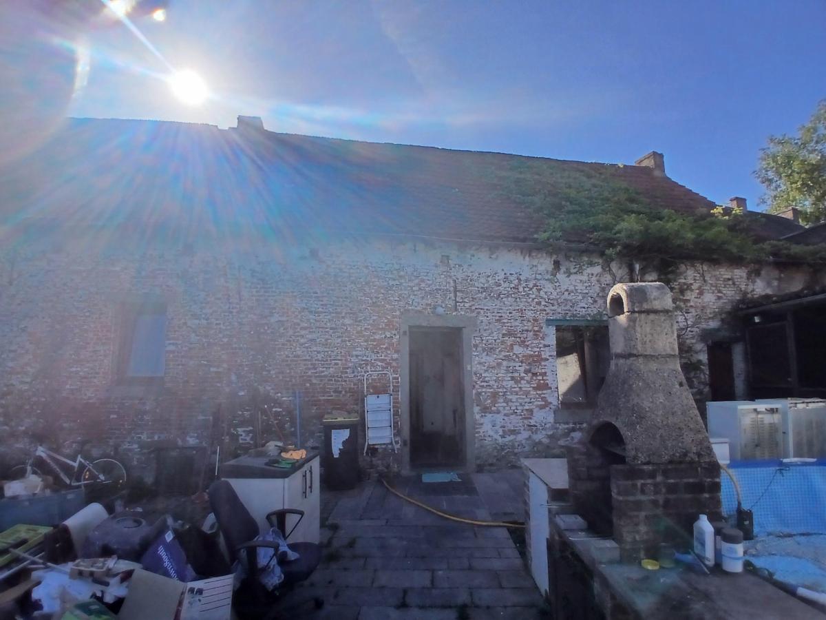 Photo 25 du bien Maison à rénover avec dépendances et jardin 