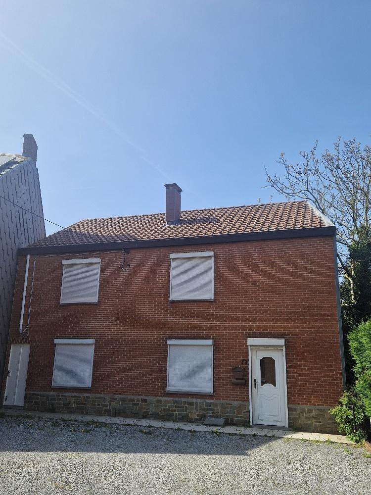 photo 2 du bien Charmante maison 4 façades.