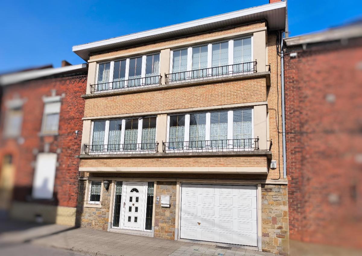 Maison bel-étage, 4 chambres avec garage et jardin