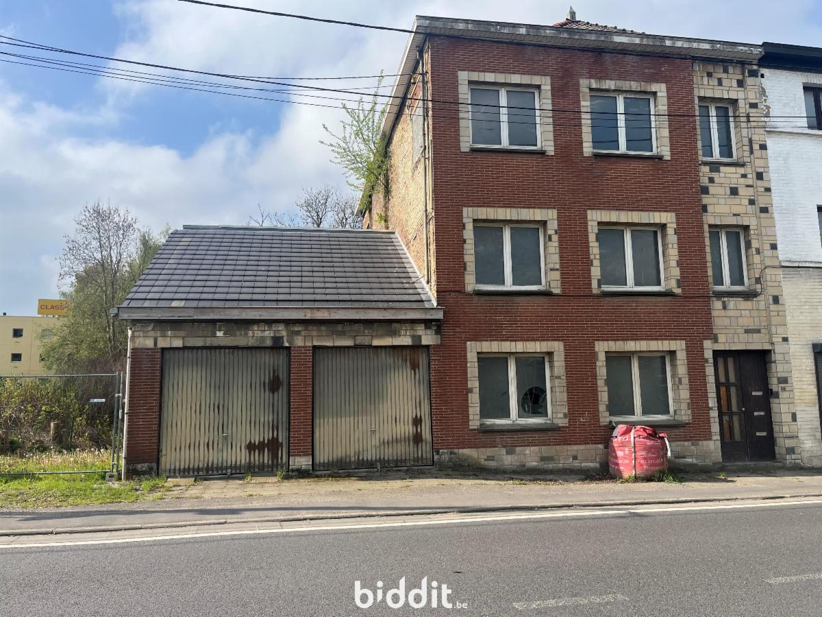 Maison de rapport en gros œuvre ouvert - 3 appartements