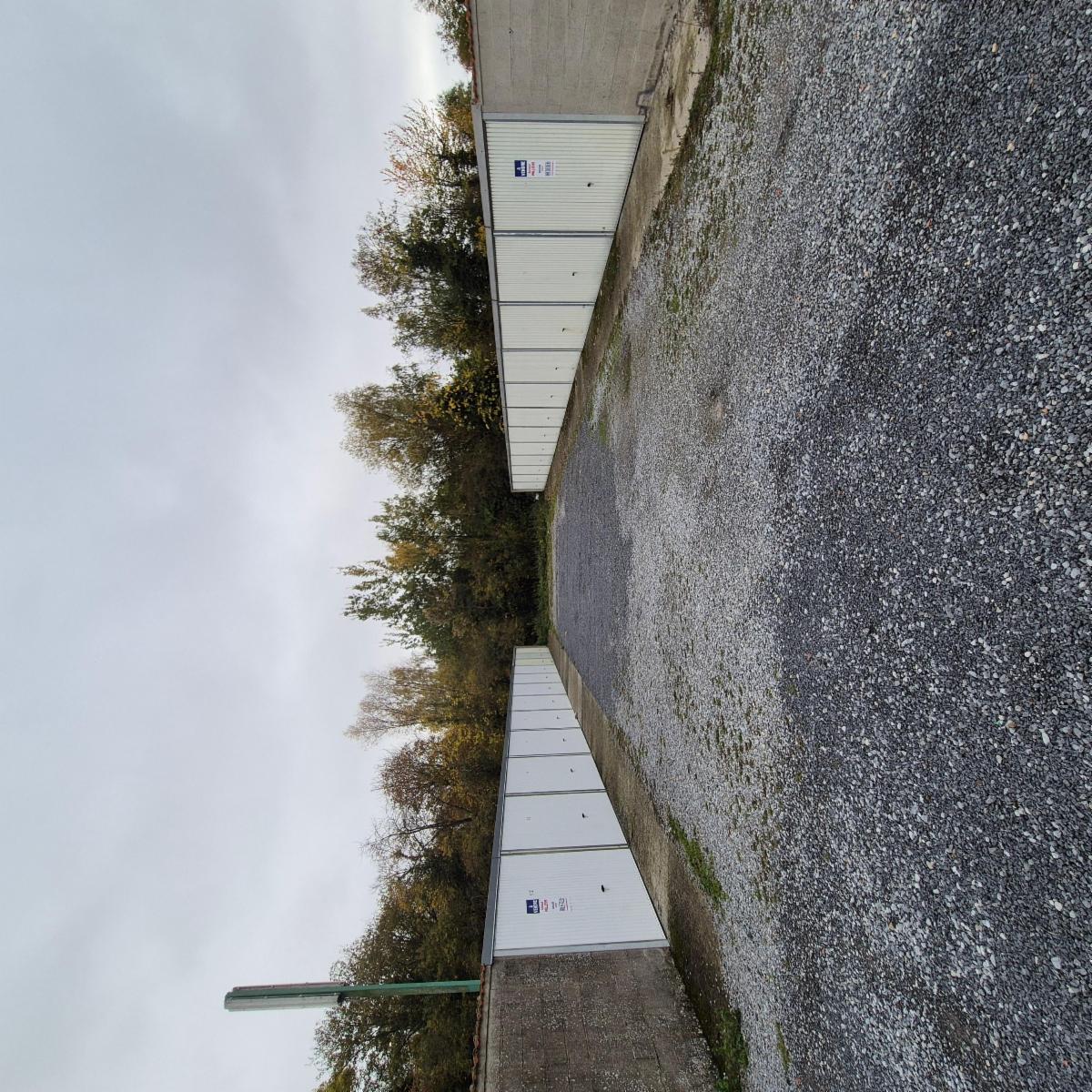photo 4 du bien Batterie de garages sise à Nimy